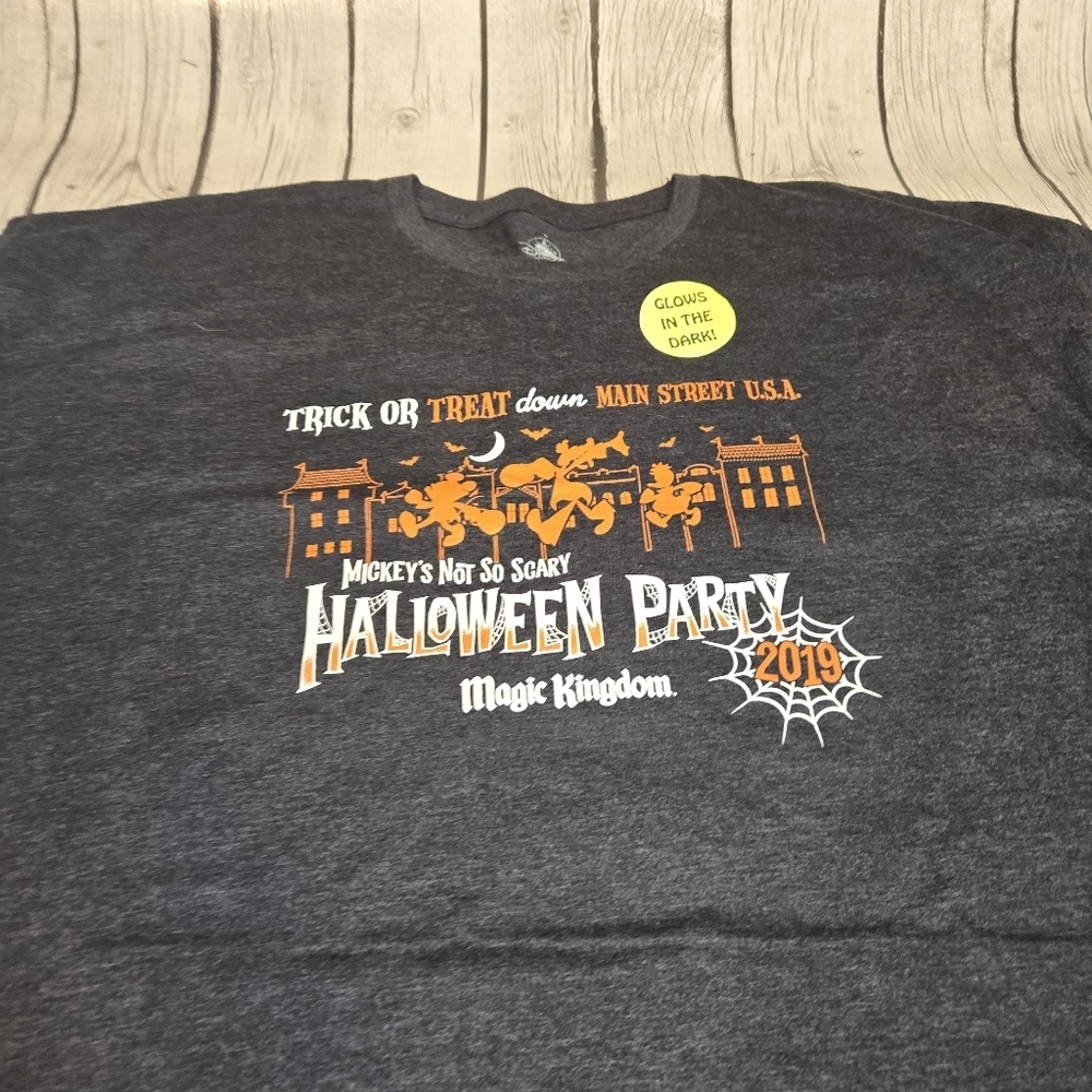 Disney 2019 Mickey's Halloween Party Gray T-Shirt Top Size 3XL - Picture 1 of 4